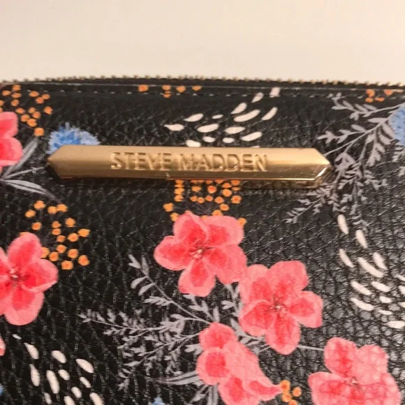 Steve Madden Black Floral accordion Women's Wallet - Picture 5 of 12